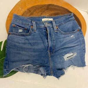 Levi’s Distressed High Rise Jean Shorts 26